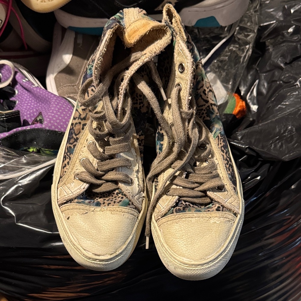 Studswar Leopard Print High-Top Sneakers